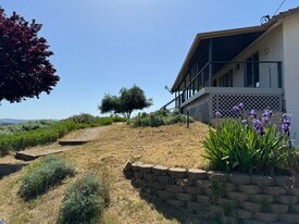5430 Sunny Ridge Pl in Paso Robles, CA - Building Photo