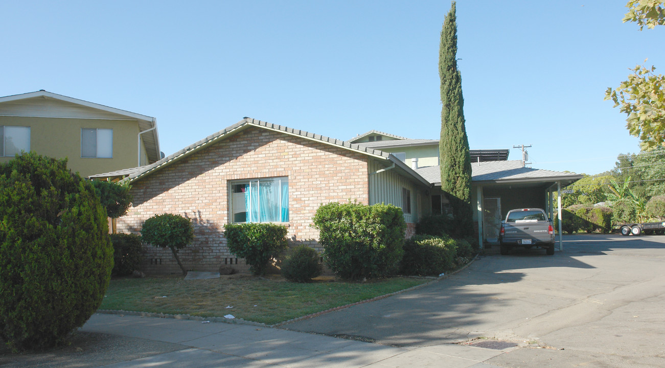 2244 Tomasina Ct in Campbell, CA - Building Photo