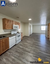 1942 Brock Dr in Pocatello, ID - Foto de edificio - Building Photo