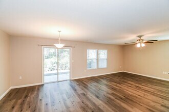 1981 April Oaks Dr, Unit 1313 in Jacksonville, FL - Building Photo - Building Photo