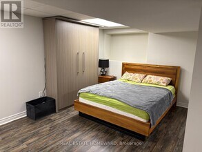 33 Braeburn Dr in Markham, ON - Building Photo - Building Photo