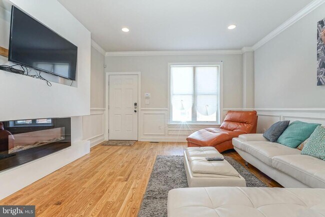 2332 Ellsworth St in Philadelphia, PA - Building Photo - Building Photo