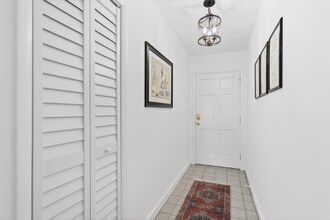 22 Comares Ave in St. Augustine, FL - Building Photo - Building Photo