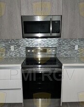 805 W Garrison Dr in Pharr, TX - Building Photo - Building Photo