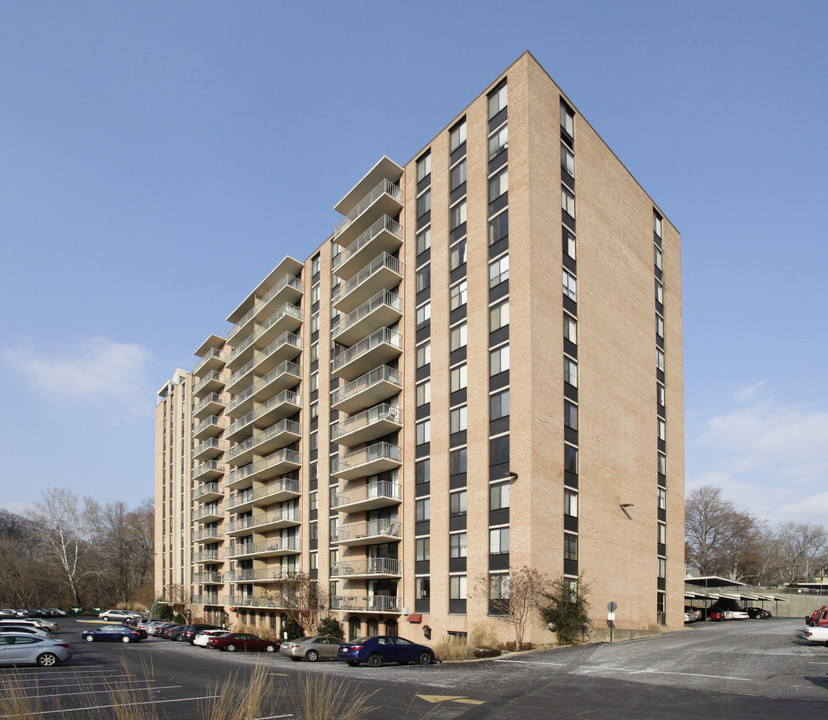 Strath Haven Condominiums in Swarthmore, PA - Building Photo