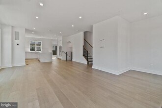 5353 ZENITH OVLK in Bethesda, MD - Building Photo - Building Photo