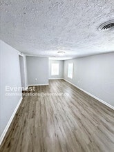 908 Davis St in Monroe, GA - Building Photo - Building Photo