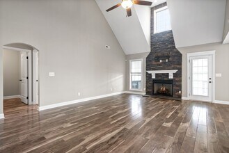 725 Backwind Ln in Clarksville, TN - Building Photo - Building Photo