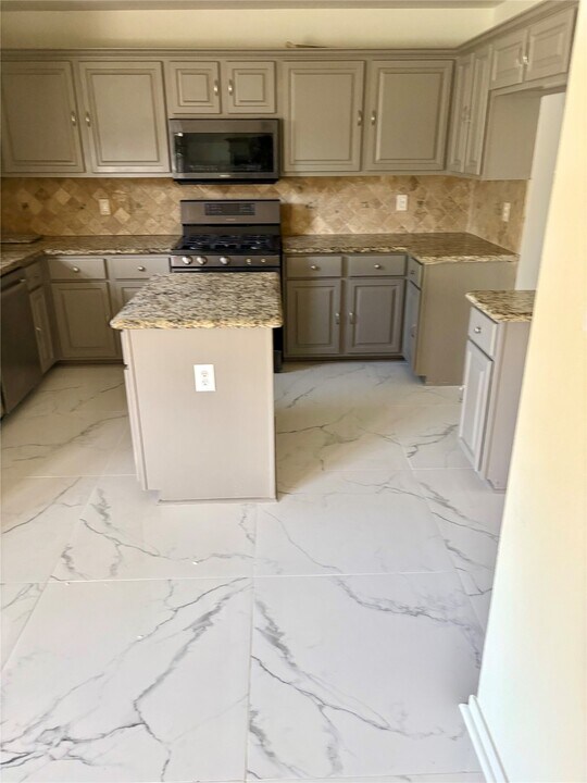 611 Brazos Trace Dr in Richmond, TX - Building Photo