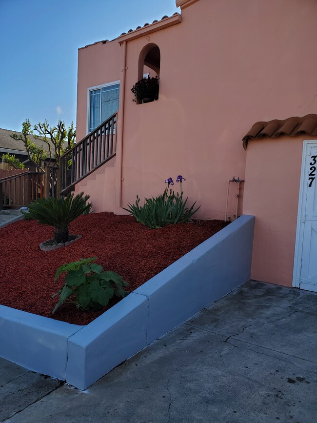 327 Jefferson St in Watsonville, CA - Building Photo - Building Photo