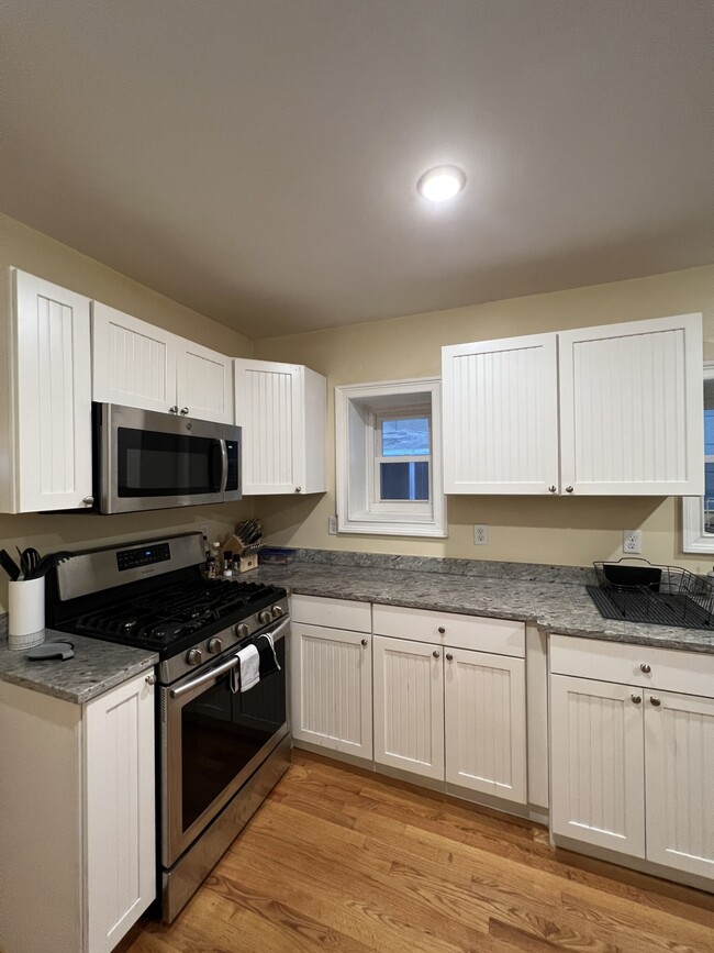 41 Cross St, Unit A in Somerville, MA - Building Photo - Building Photo