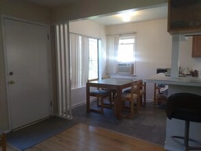 2471 Riverside Pl in Los Angeles, CA - Building Photo - Building Photo