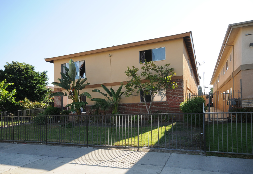 809 S Townsend St in Santa Ana, CA - Building Photo