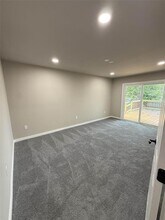 7207 E Meadow Bend Dr in Austin, TX - Building Photo - Building Photo