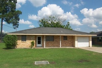1123 W Camellia Dr in Thibodaux, LA - Building Photo - Building Photo