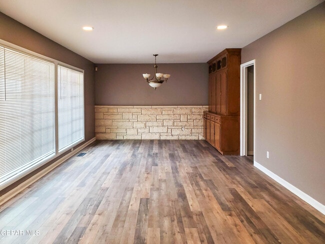 4311 N Stanton St in El Paso, TX - Building Photo - Building Photo