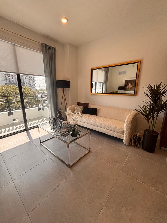 1904 Monroe St, Unit A1 in Hollywood, FL - Building Photo - Building Photo