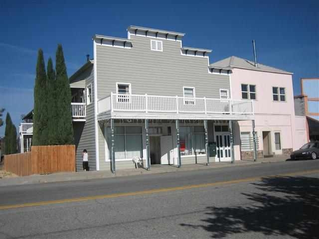 165 S 11th St in Montague, CA - Foto de edificio - Building Photo