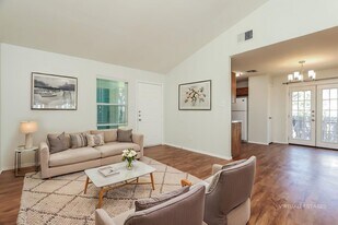 1918 Gracy Farms Ln in Austin, TX - Building Photo