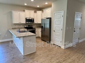 6029 Royal Port Ct in Bellview, FL - Building Photo - Building Photo