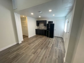5709 Avenida Silla in Las Vegas, NV - Building Photo - Building Photo