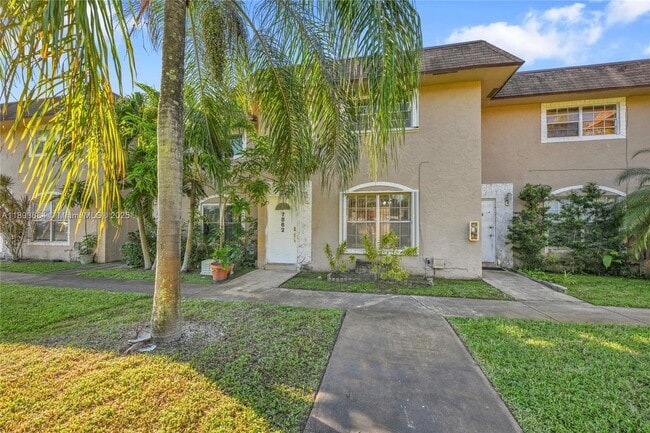 7862 Kimberly Blvd in North Lauderdale, FL - Building Photo - Building Photo