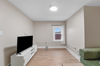 108 Robble Ave in Endicott, NY - Foto de edificio - Building Photo