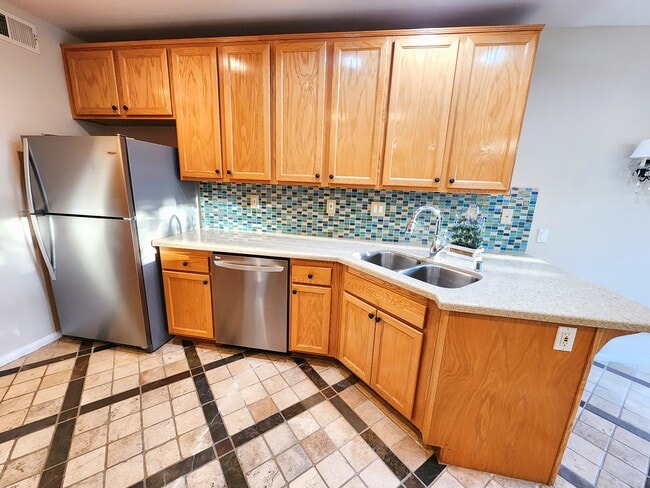 6611 Santa Isabel St in Carlsbad, CA - Building Photo - Building Photo
