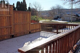 205 Main St E in Grimsby, ON - Building Photo - Building Photo