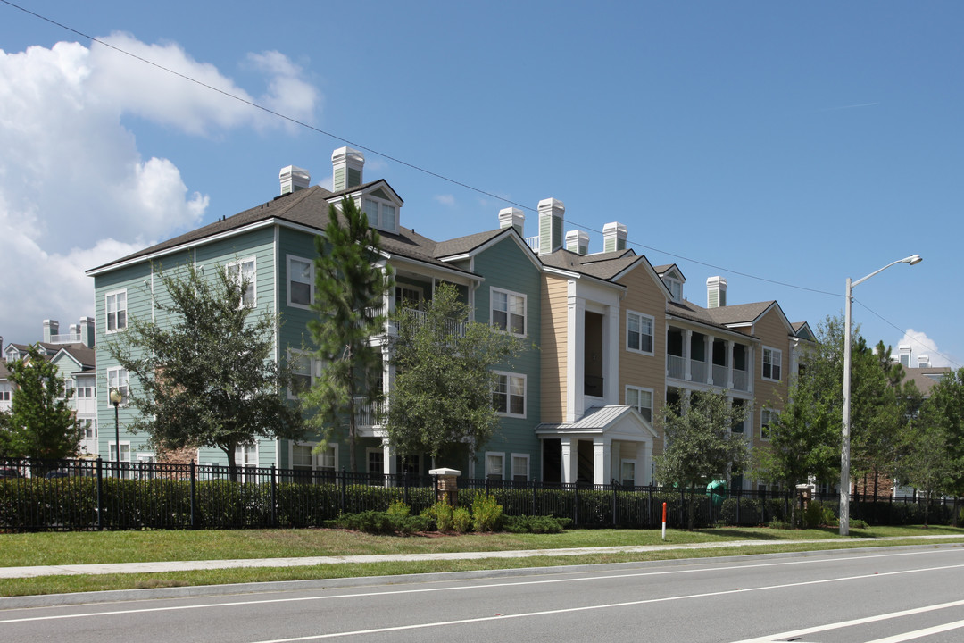 Montreux at Deerwood Lake in Jacksonville, FL - Building Photo