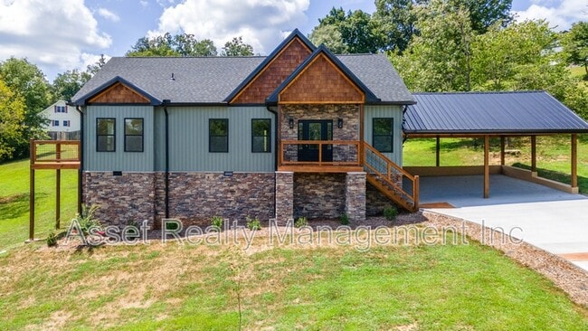 property at 915 River Cliff Dr