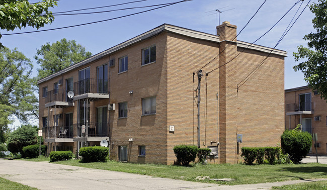 Diamond Apartments in Cincinnati, OH - Building Photo - Building Photo