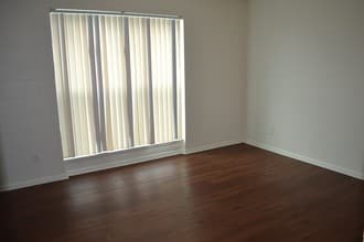 Hillcrest Residence Apartments in Oklahoma City, OK - Building Photo - Building Photo