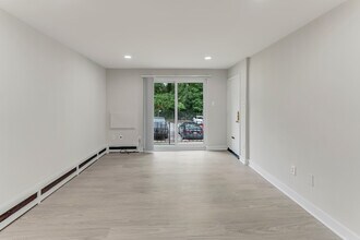 Spring Village Apartments in Sharon Hill, PA - Building Photo - Building Photo