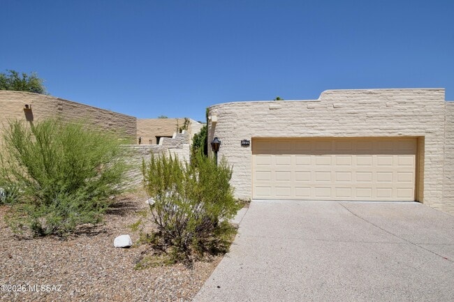 property at 5066 N Placita Del Lazo