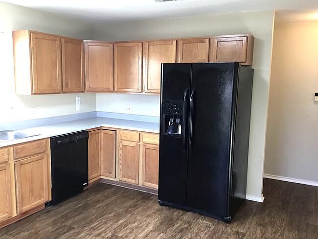 108 Briarwood Ct in Kyle, TX - Building Photo - Building Photo