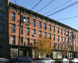 208 Washington St in Jersey City, NJ - Building Photo - Building Photo