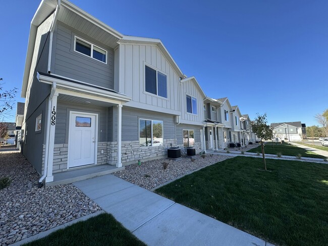 1908 E 1600 N in Spanish Fork, UT - Foto de edificio - Building Photo