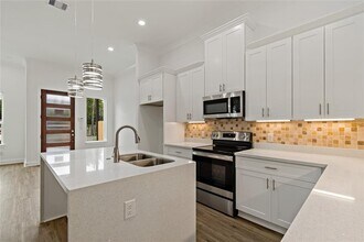 4619 Stassen St in Houston, TX - Building Photo - Building Photo