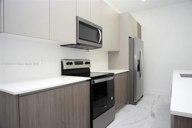 4218 NE 7th Terrace in Oakland Park, FL - Building Photo - Building Photo