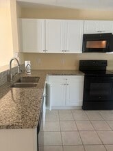 3031 Meadow St in Lynn Haven, FL - Foto de edificio - Building Photo