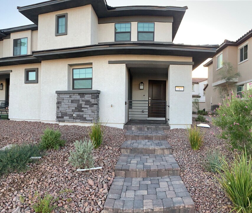 717 Pickled Pepper Pl in Henderson, NV - Building Photo