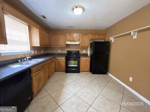 260 Village Dr in Mcdonough, GA - Building Photo - Building Photo
