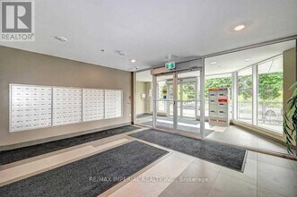 251-251 Hemlock St in Waterloo, ON - Building Photo - Building Photo