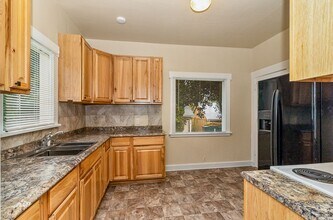 2310 Rainier Ave in Everett, WA - Building Photo - Building Photo