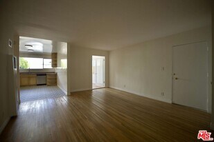 1233 Barry Ave in Los Angeles, CA - Building Photo