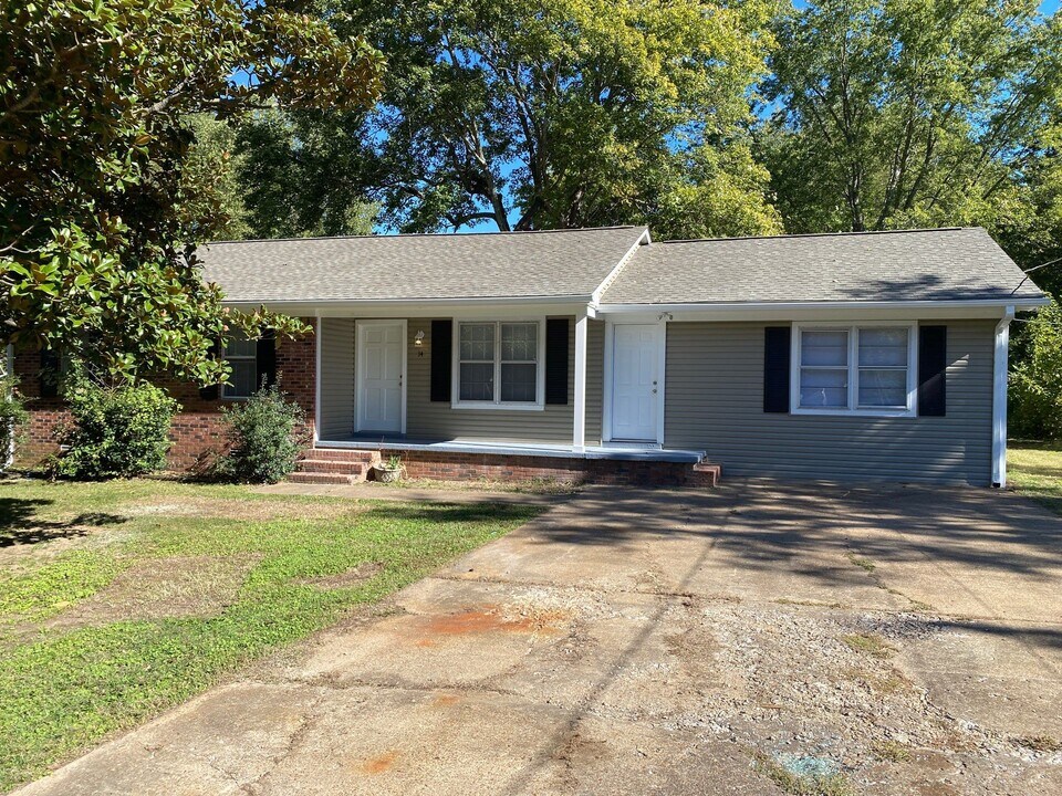 14 Lanway Cv in Jackson, TN - Building Photo