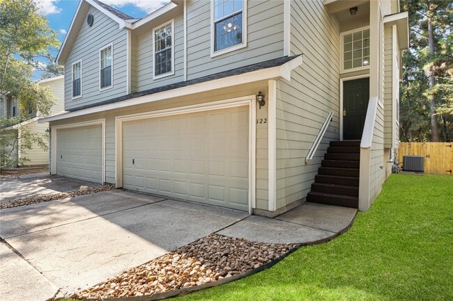 property at 122 S Walden Elms Cir