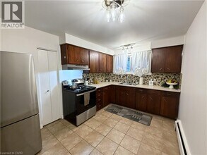 34 Weichel St in Kitchener, ON - Building Photo - Building Photo