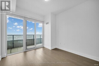 30-5930 Shore Breeze Dr in Toronto, ON - Building Photo - Building Photo